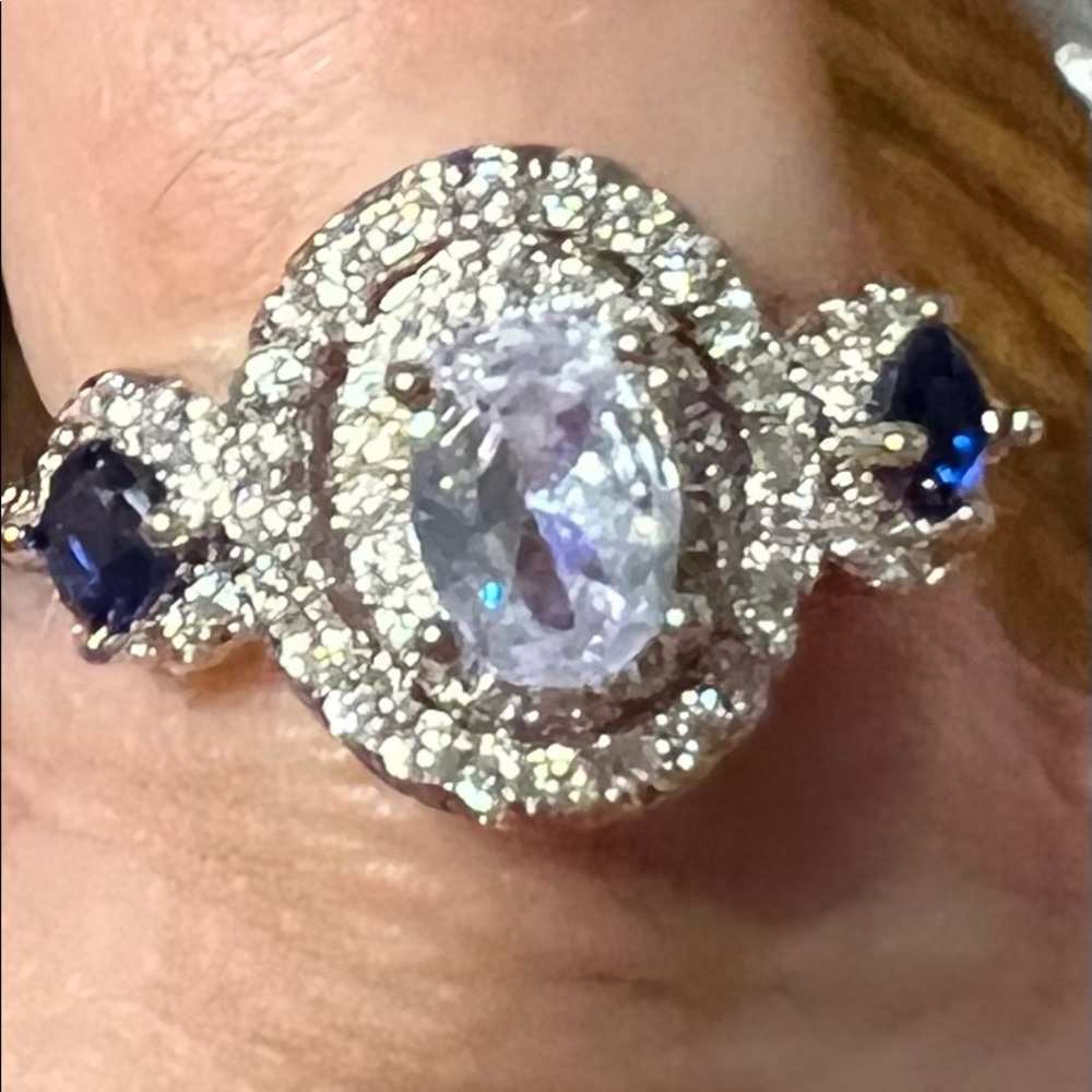 Beautiful Ring - image 3